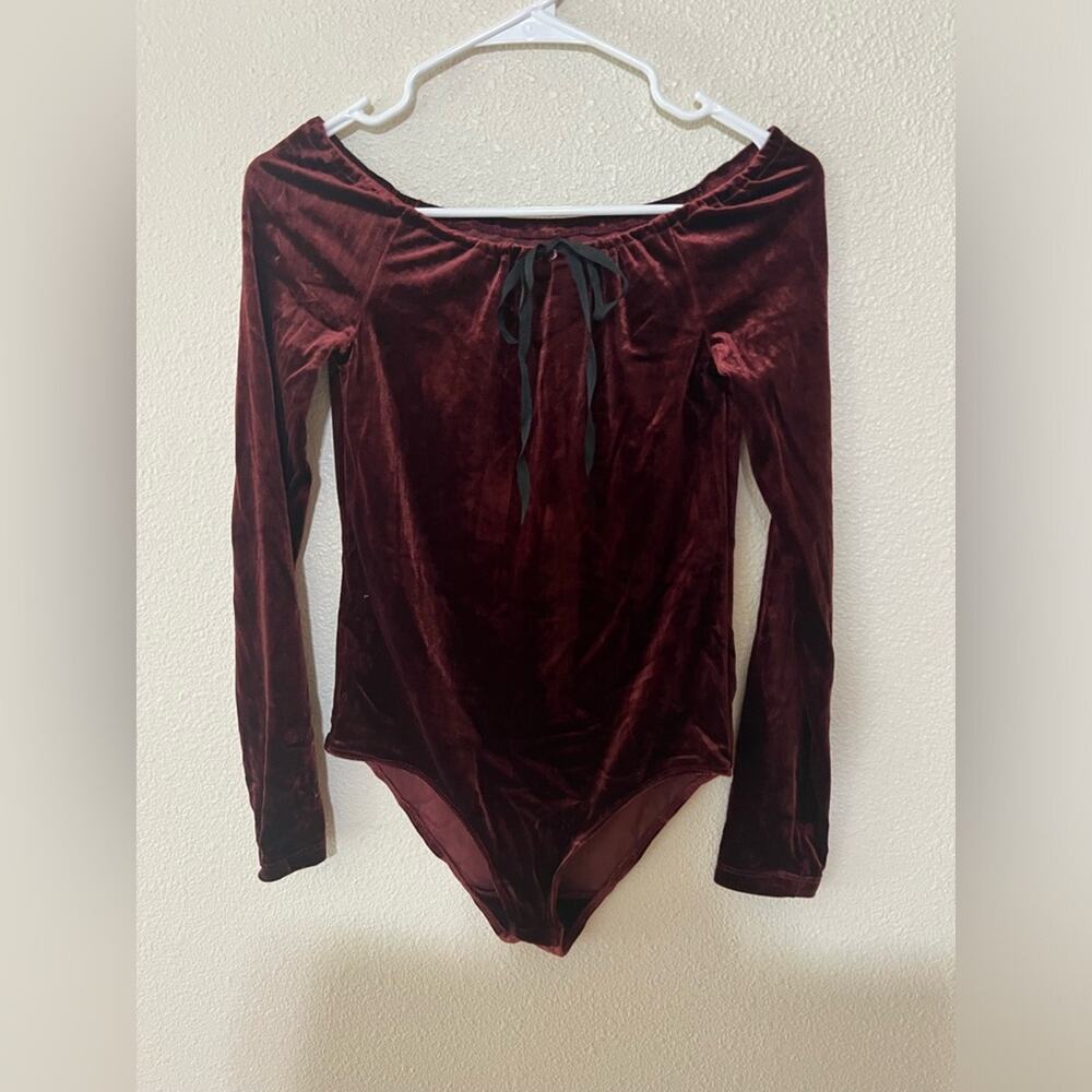 Sanctuary brick red velvet off the shoulder long sleeve bodysuit NEW SMALL